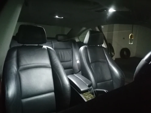Світлодіодні лампи салону автомобіля BMW X5 E53