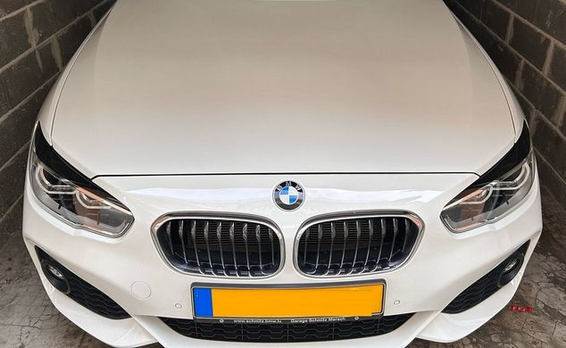Реснички на BMW 1 F20/F21 черный глянец ABS-пластик (15-19 г.в.)