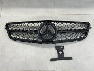 Решітка радіатора Mercedes W204 чорний глянець