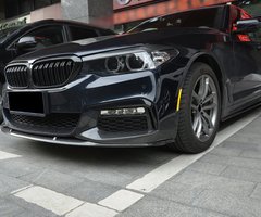 Накладки (клыки) переднего бампера BMW 5 G30 / G31 карбон (17-20 г.в.)
