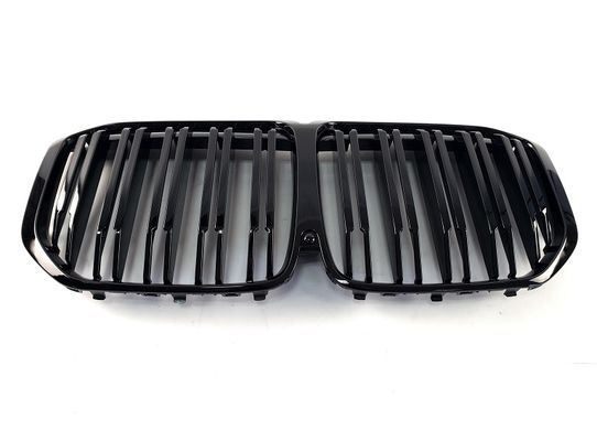 Решітка радіатора на BMW X7 G07 стиль М чорний глянець