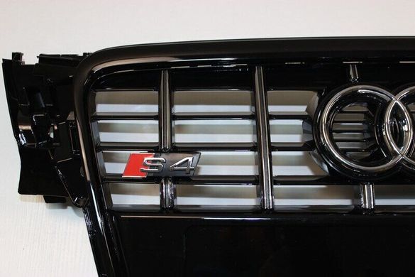 Решетка радиатора Ауди A4 B8 стиль S4 (08-11 г.в.)
