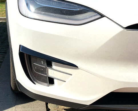 Накладки переднего бампера Tesla Model X черный глянец (2015-...)