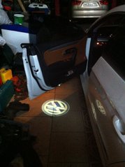 Подсветка дверей с логотипом авто Фольксваген