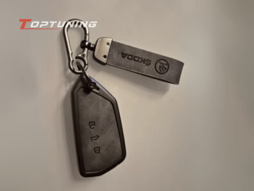 Чехол на смарт-ключа для Skoda Superb A7 Kodiaq Octavia A8 2021 дымчатый