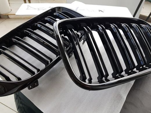 Решетка радиатора (ноздри) BMW X3 F25 черный глянец стиль М (10-14 г.в.)