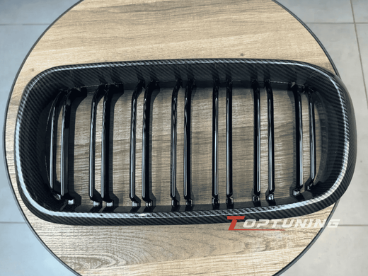 Решітка радіатора на BMW X5 F15 / X6 F16 стиль М чорна глянсова+рамка під карбон