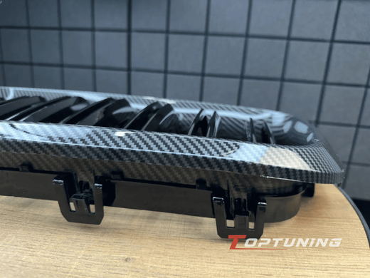 Решітка радіатора на BMW X5 F15 / X6 F16 стиль М чорна глянсова+рамка під карбон