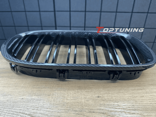 Решітка радіатора BMW F01 чорна глянсова, стиль М+рамка під карбон