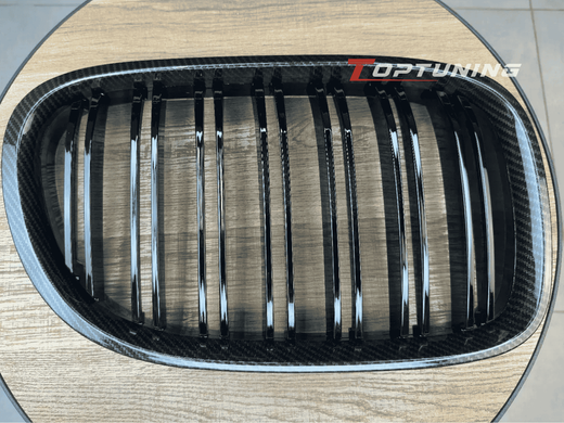 Решітка радіатора BMW F01 чорна глянсова, стиль М+рамка під карбон