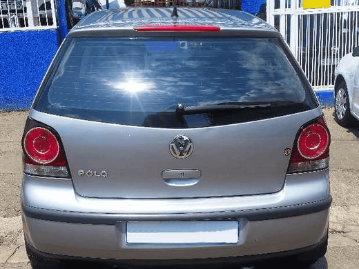 Центральный стоп-сигнал  Volkswagen Golf Mk5 / GTI / R32 (05-09) красный