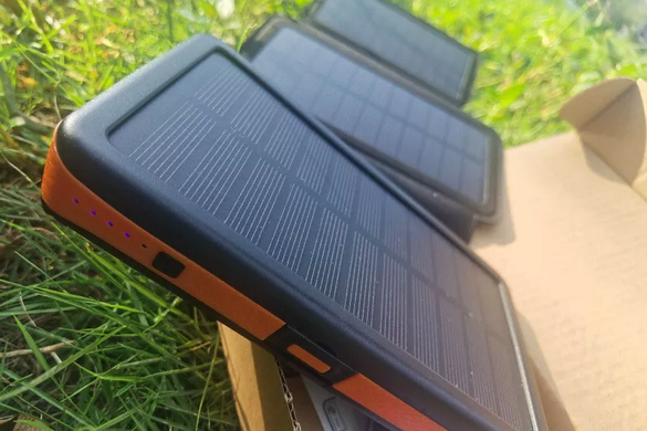 Портативное складное зарядное устройство (павербанк) с солнечной панелью