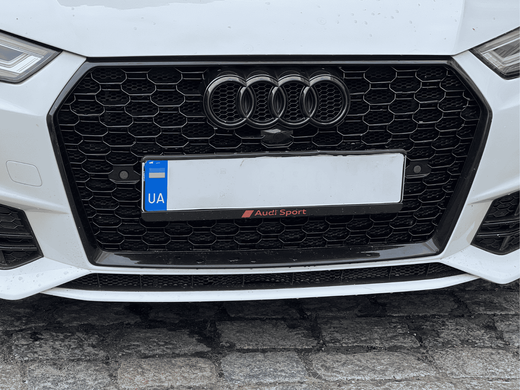 Решітка радіатора Ауді A4 B9 в RS4 стилі, чорна глянсова