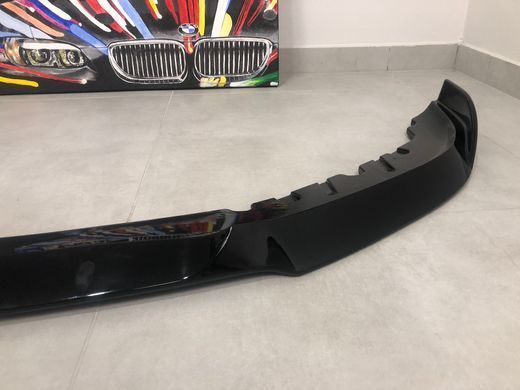 Накладка переднього бампера BMW G30 520i 525i 530i монолітна (2021-...)