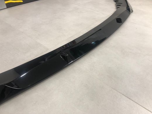Накладка переднього бампера BMW G30 520i 525i 530i монолітна (2021-...)