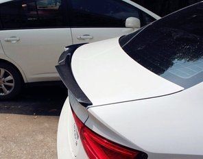 Спойлер на кришку багажника Audi A3 8V стиль M4, карбон