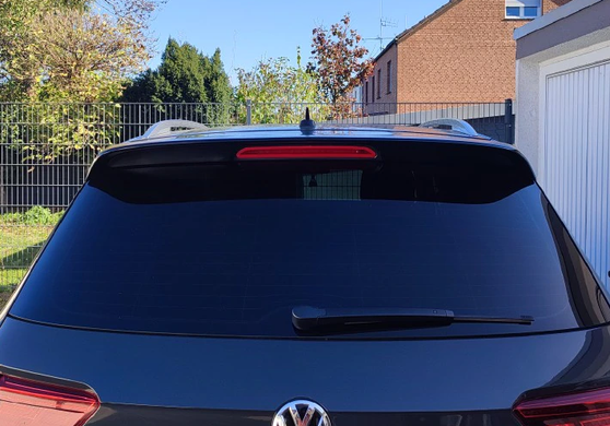 Спойлер на Volkswagen Tiguan L черный глянцевый ABS-пластик (2017-...)