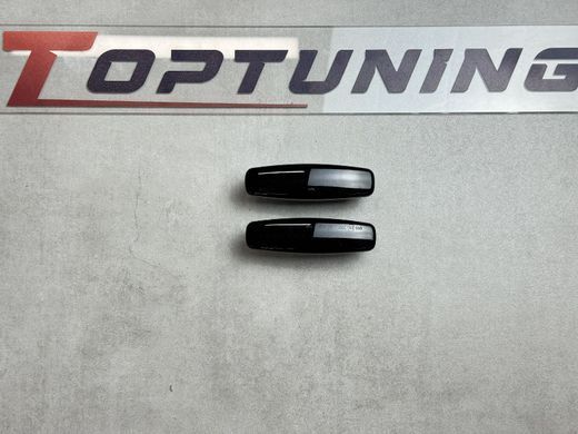 Динамічні повторювачі поворотів у крило Infiniti / Nissan димчасті