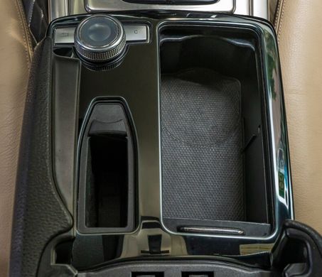 Накладка передньої панелі салону Mercedes W204 чорний глянець