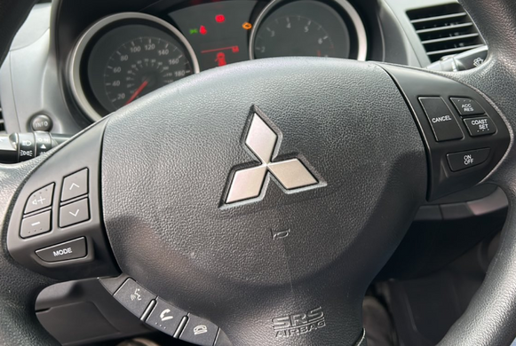 Блоки кнопок на кермо Mitsubishi ASX L200 Outlander Lancer Pajero