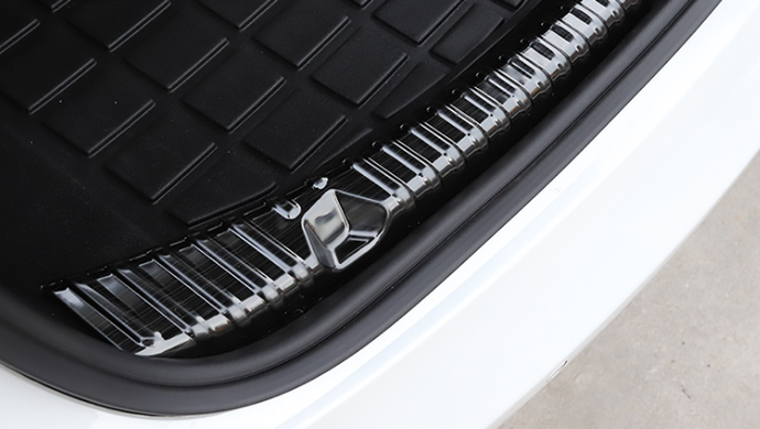 Защитная накладка на багажник Tesla Model 3 / Model Y черная