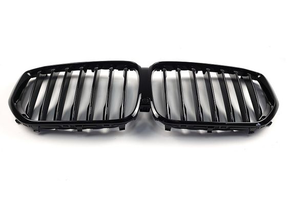 Решетка радиатора на BMW X5 G05 черный глянец (19-22 г.в.)