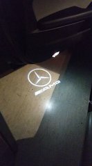 Подсветка дверей с логотипом Mercedes Benz AMG