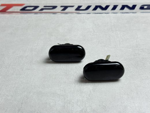 Динамічні світлодіодні покажчики повороту на Nissan