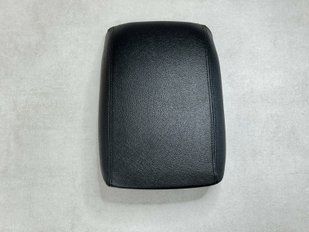 Крышка подлокотника центральной консоли Audi Q5 (2008-2016)