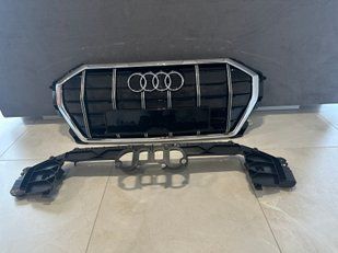 Решітка радіатора Audi Q3 83A (2018-2023) стиль SQ3 чорна+хром