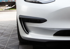 Накладки переднего бампера Tesla Model 3 под карбон (17-21 г.в.)