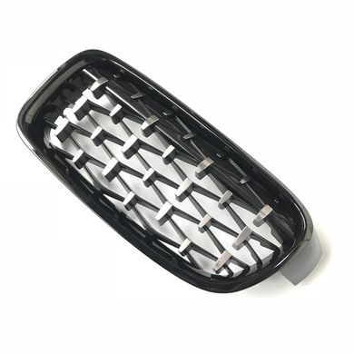 Решетка радиатора, ноздри на БМВ F30/F31 стиль Diamond (черная с хромом)