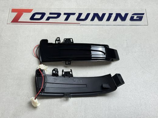 Динамічні повторювачі поворотів Mercedes W204 / W212 / W176 / W221 / X204 димчасті