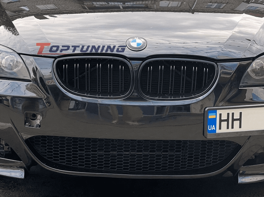 Решітка радіатора BMW E60 / E61 M5-LOOK чорна глянсова
